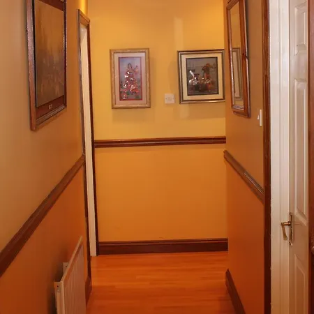 Bed and breakfast Gardenfield House H91vh02