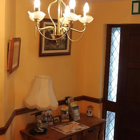 Bed and breakfast Gardenfield House H91vh02 3*